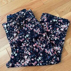 Bandolino Lisbeth Skimmer Black Floral Capris